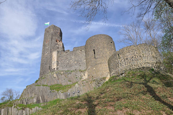 Westansicht der Burg Stolpen auf dem Basaltfelsen