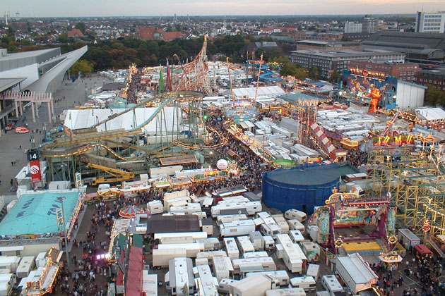 Osterwiese auf dem Freimarkt in Bremen. Vom 11. bis 27. April 2014 findet die Osterwiese auf der Bürgerweide in Bremen statt. 